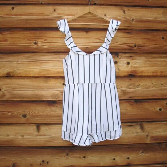 NWT Intermix Rachel Flutter Sleeve Linen Blend Romper Shorts - Picture 3 of 10